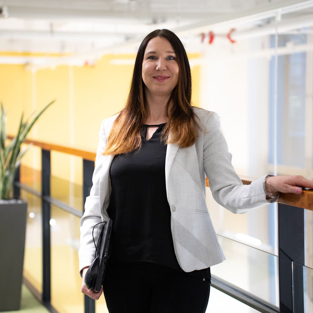 Finnparkin pääkirjanpitäjä Riitta Kuparinen kertoo EmCen ja Finnparkin yhteistyöstä.